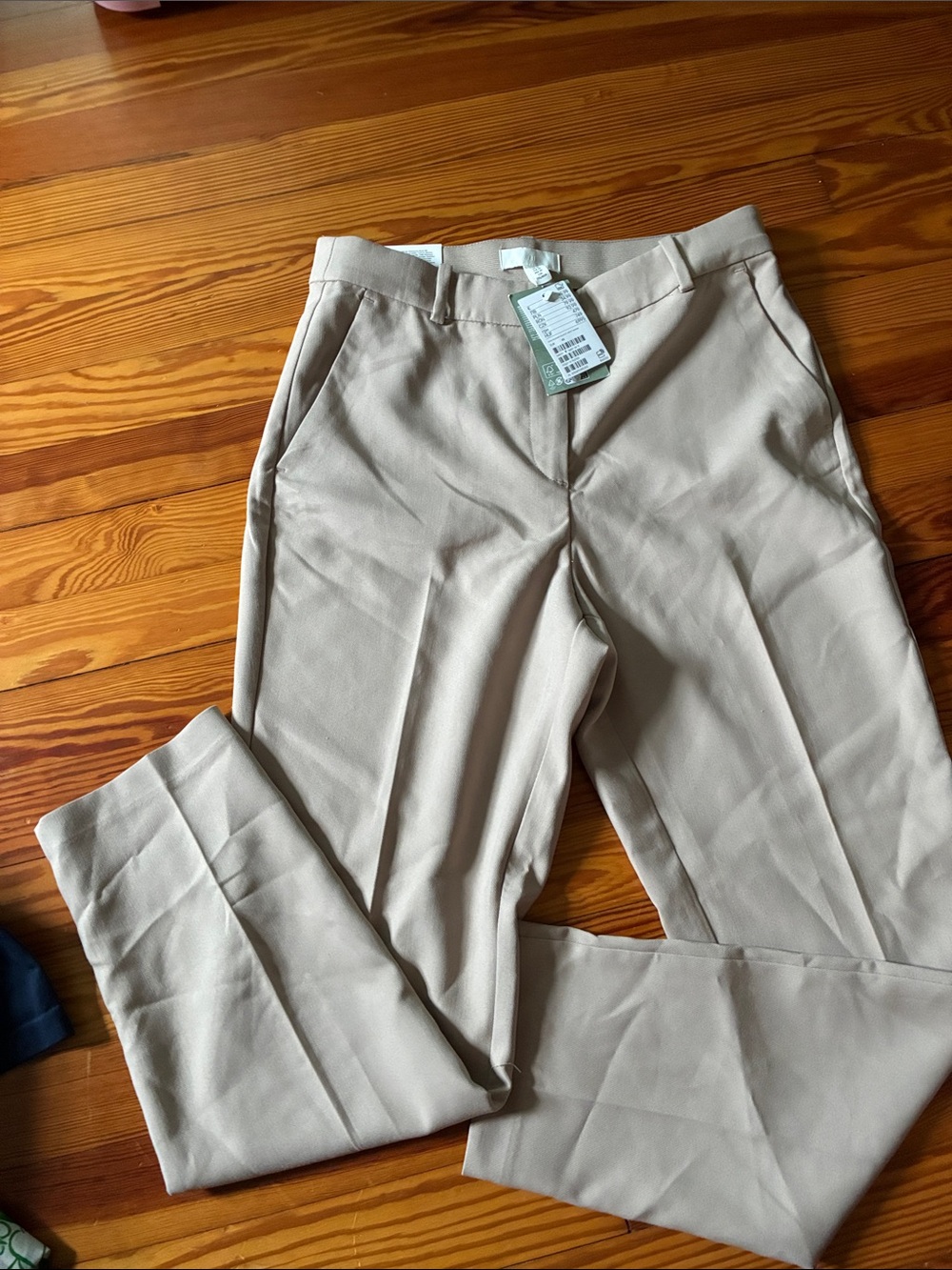 H&M Cropped Ankle Pants in cream Beige